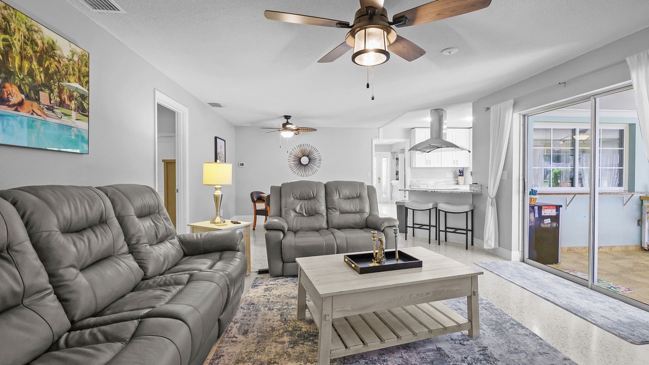 Photo of Livingroom in Caloosahatchee