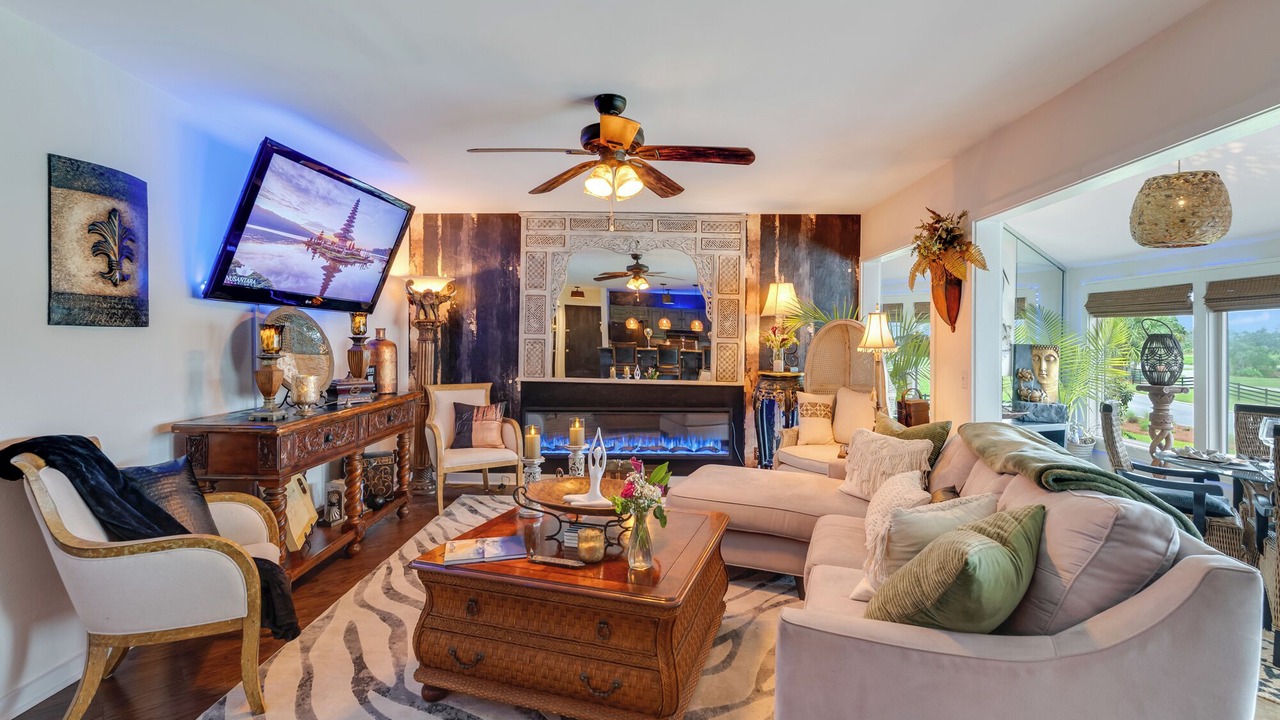 Photo of Livingroom in Upper Grand Lagoon