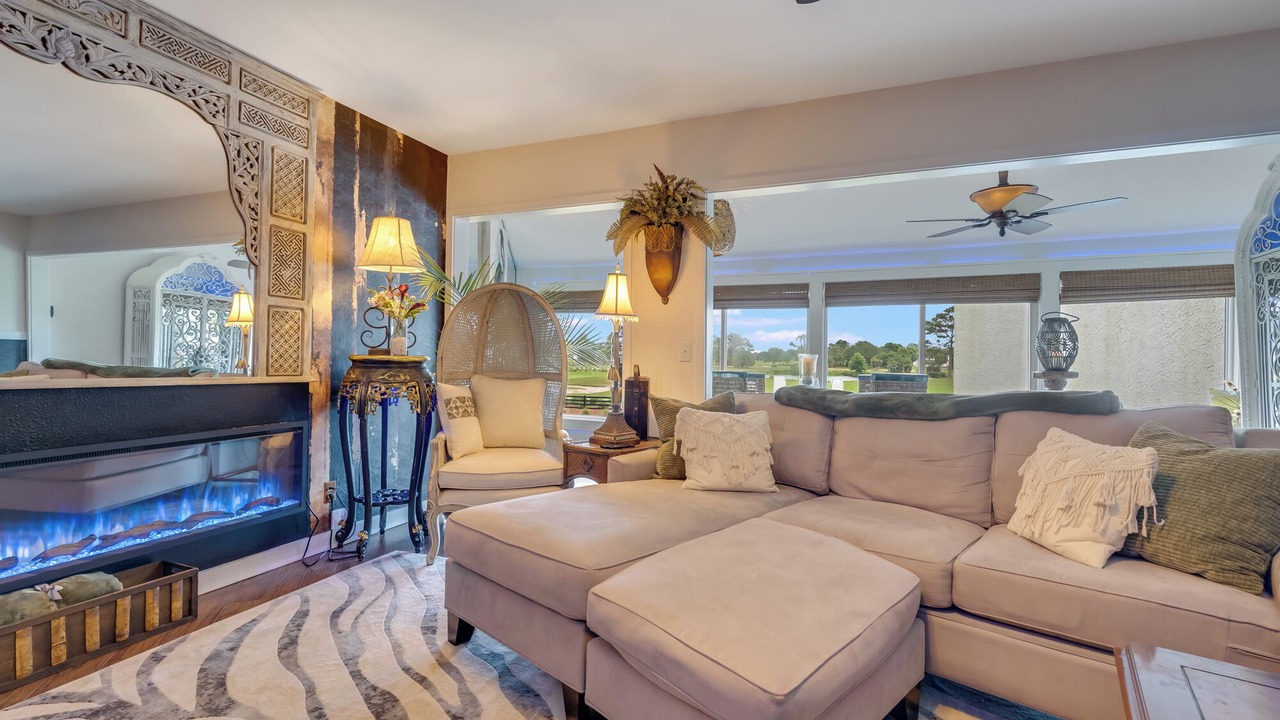 Photo of Livingroom in Upper Grand Lagoon
