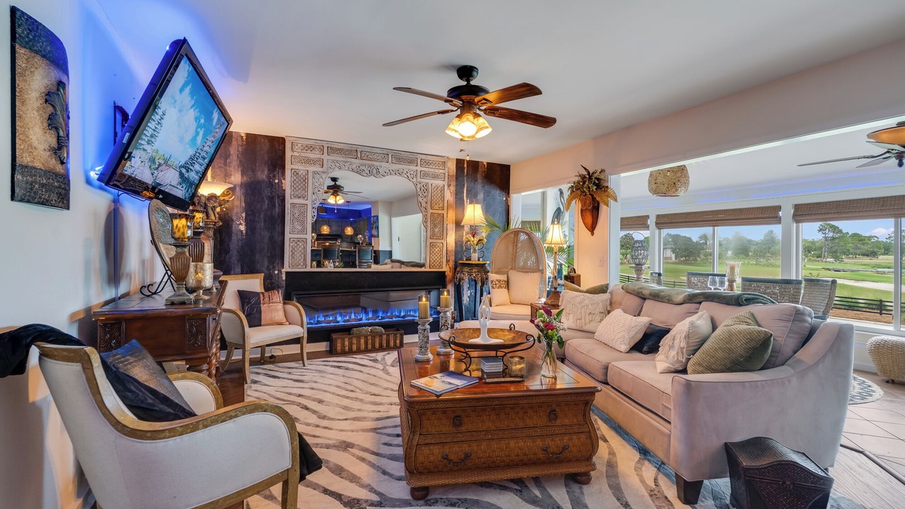 Photo of Livingroom in Upper Grand Lagoon