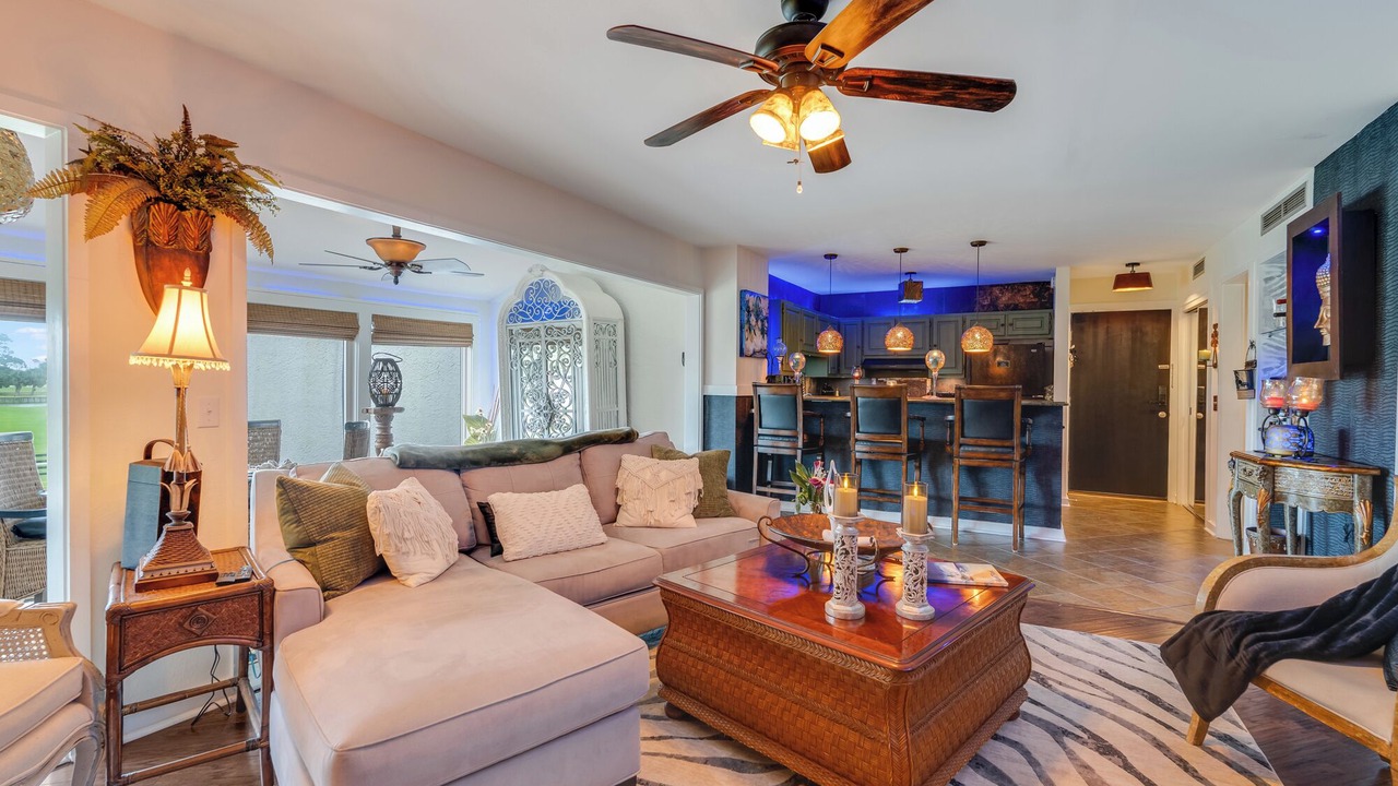 Photo of Livingroom in Upper Grand Lagoon