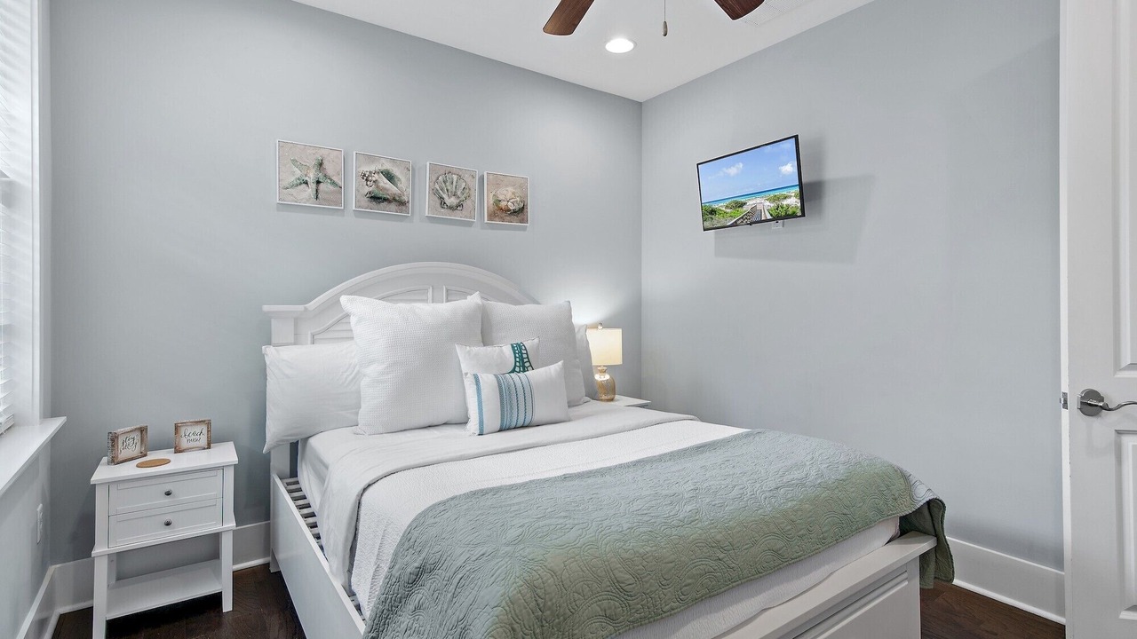 Photo of Bedroom in Santa Rosa Beach