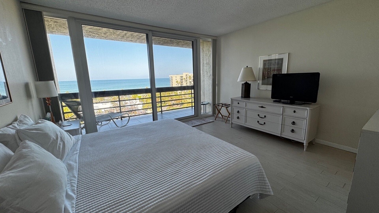 Photo of Bedroom in Longboat Key