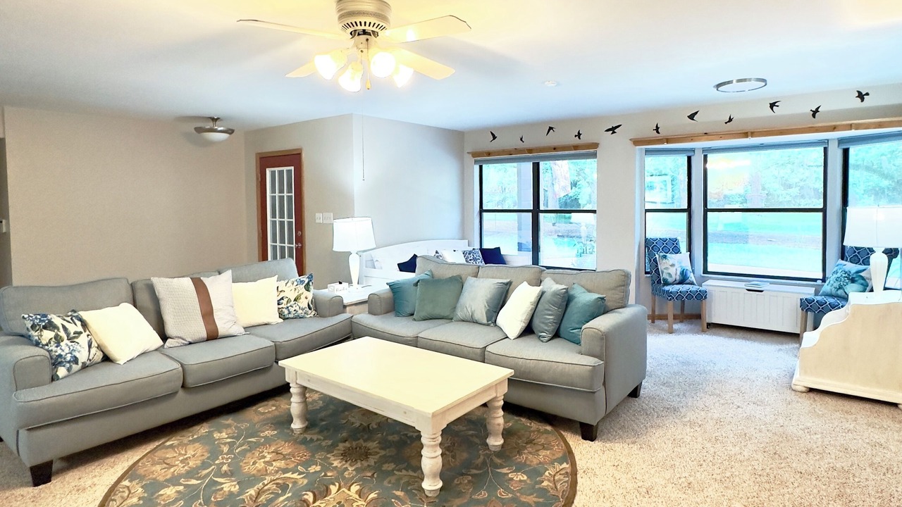 Photo of Livingroom in Melrose