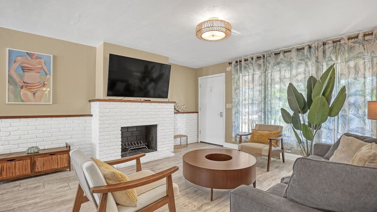 Photo of Livingroom in Cocoa Isles
