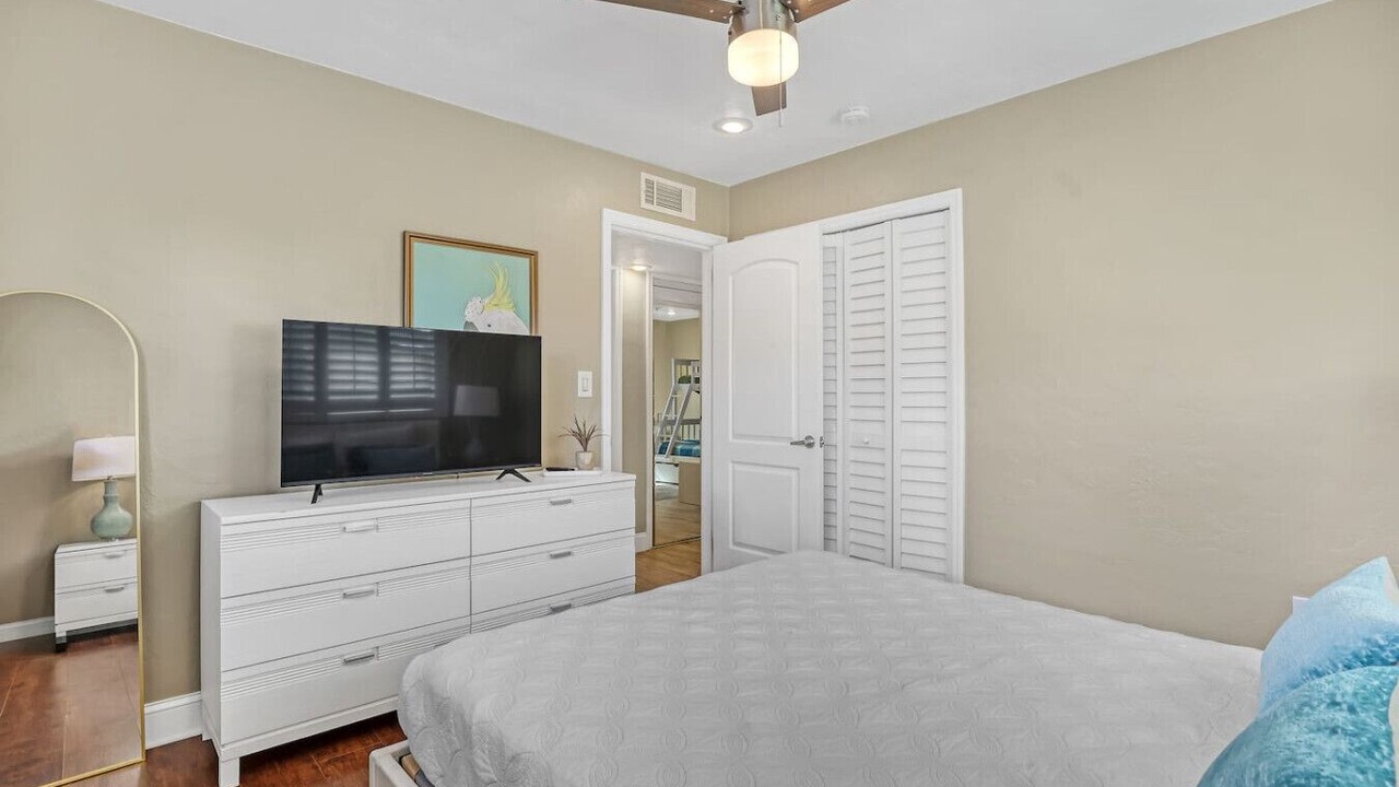 Photo of Bedroom in Cocoa Isles