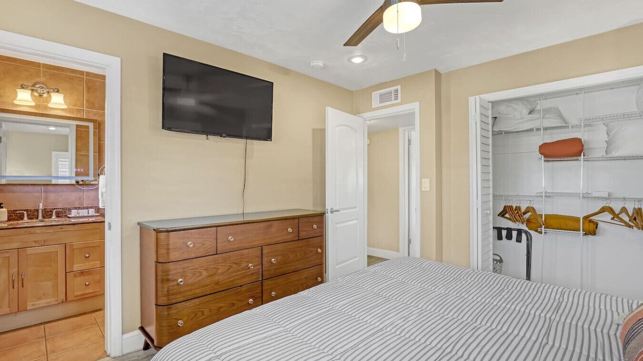 Photo of Bedroom in Cocoa Isles