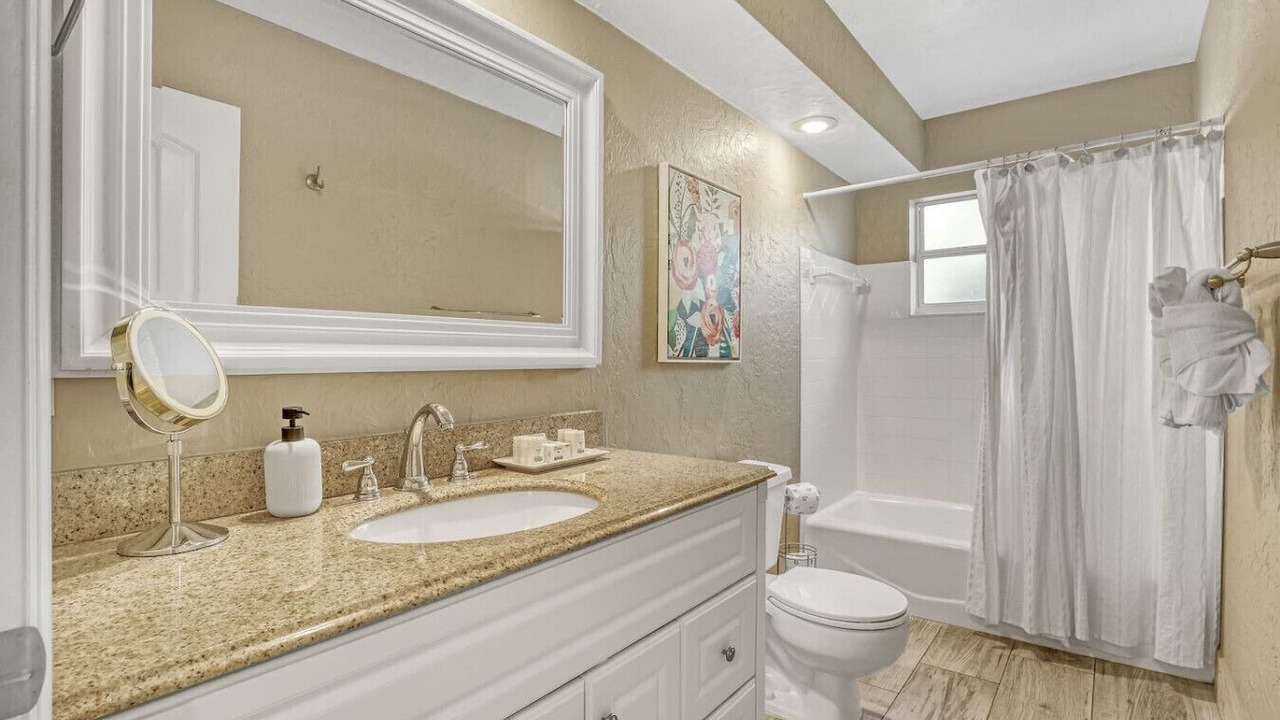 Photo of Bathroom in Cocoa Isles
