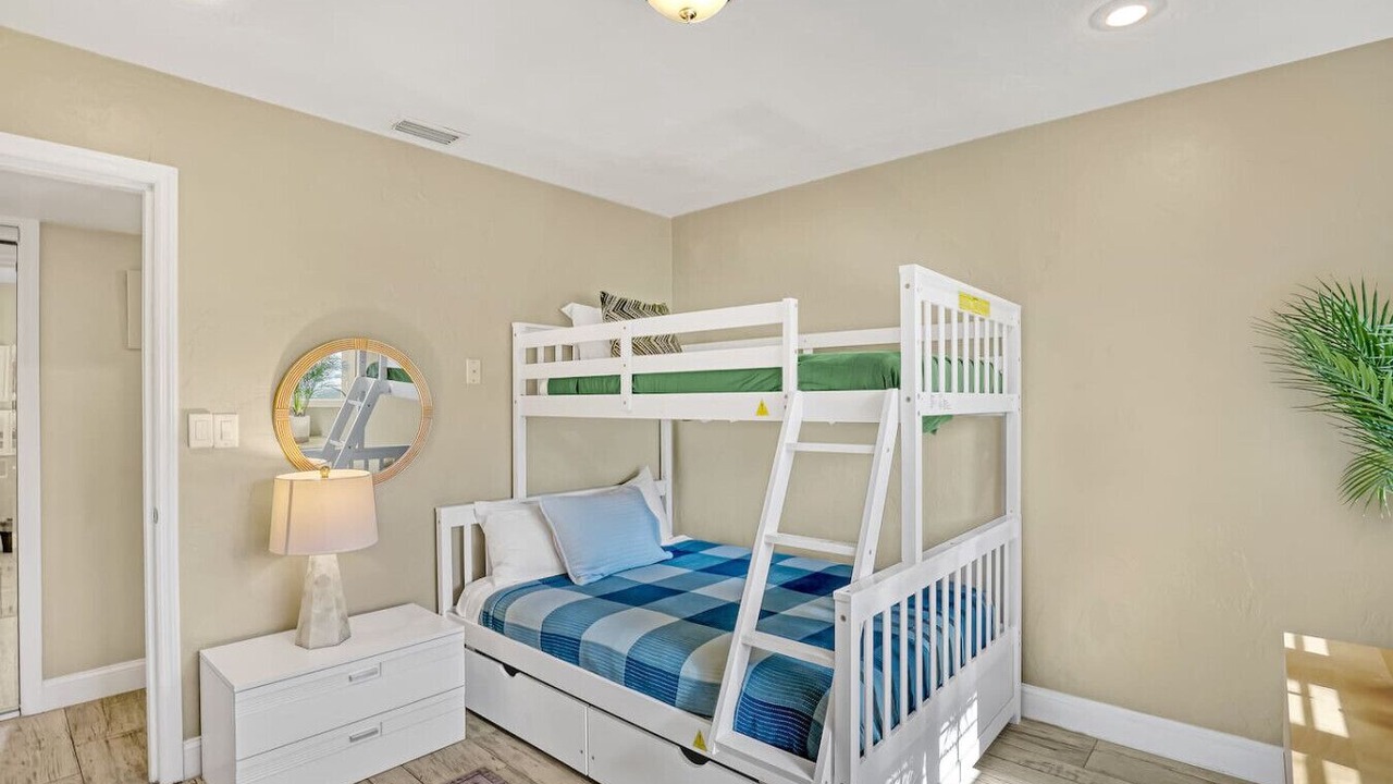 Photo of Bedroom in Cocoa Isles