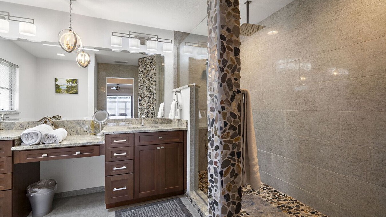Photo of Bathroom in Gulf Cove