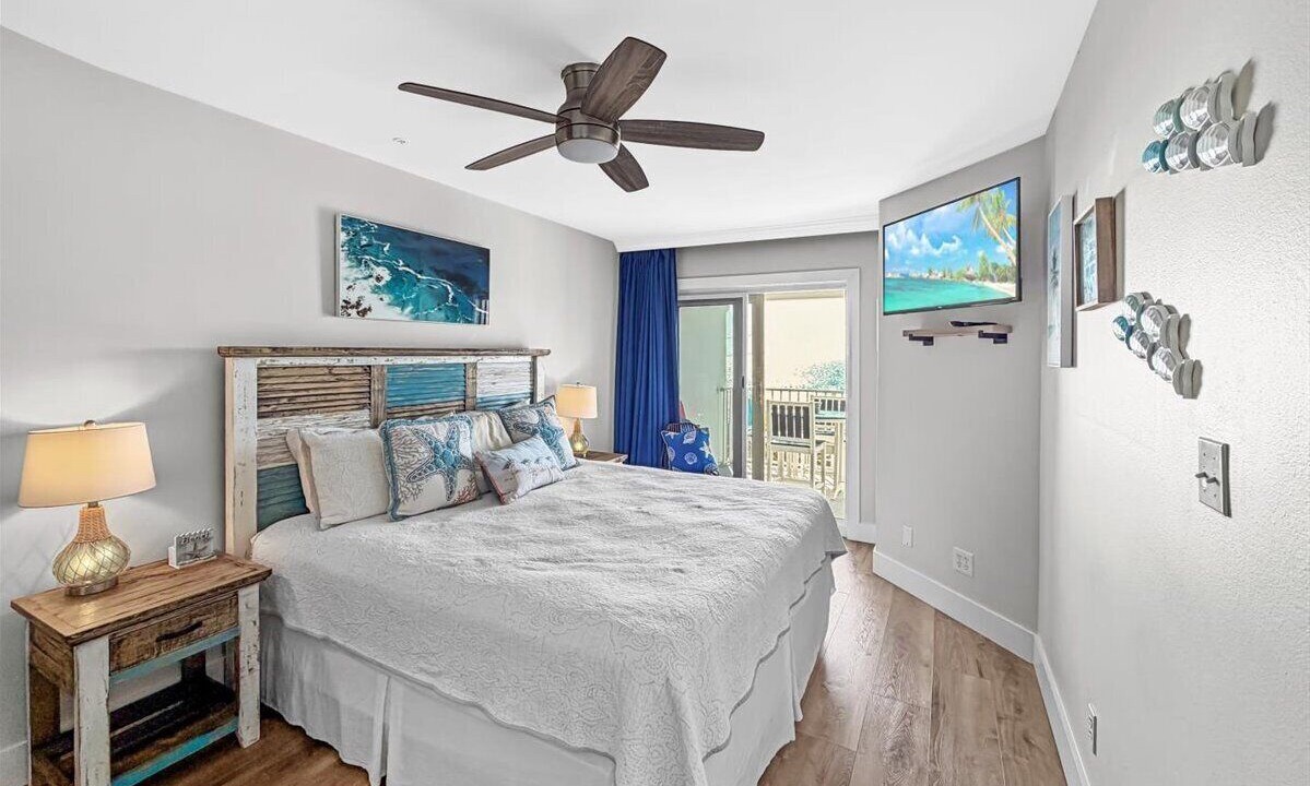 Photo of Bedroom in Miramar Beach