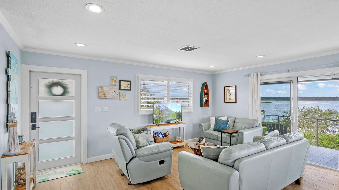 Photo of Livingroom in Crescent Beach