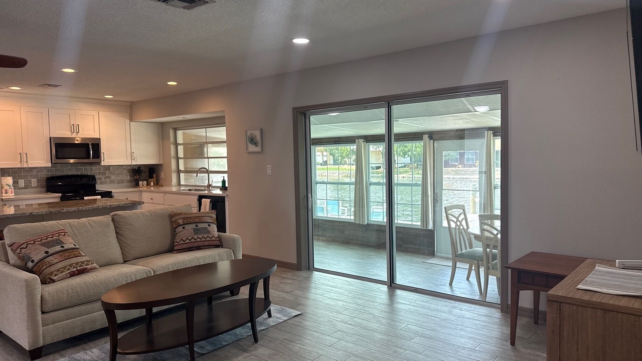 Photo of Livingroom in Dixie Shores