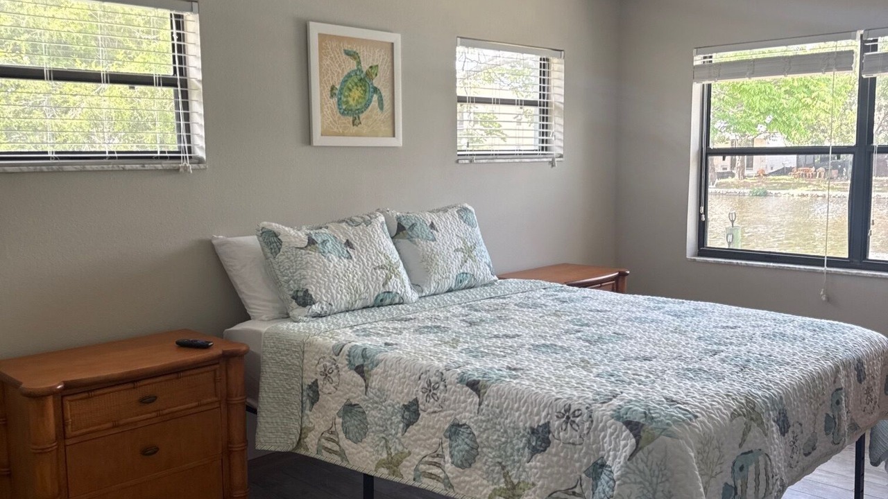 Photo of Bedroom in Dixie Shores