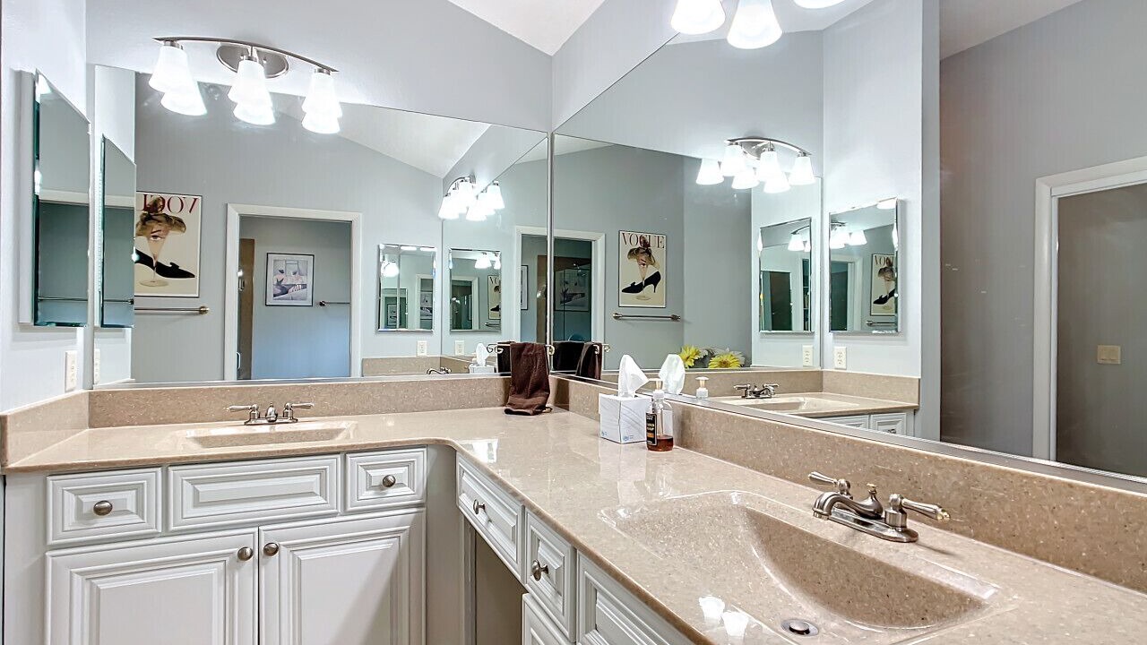 Photo of Bathroom in Woodbury
