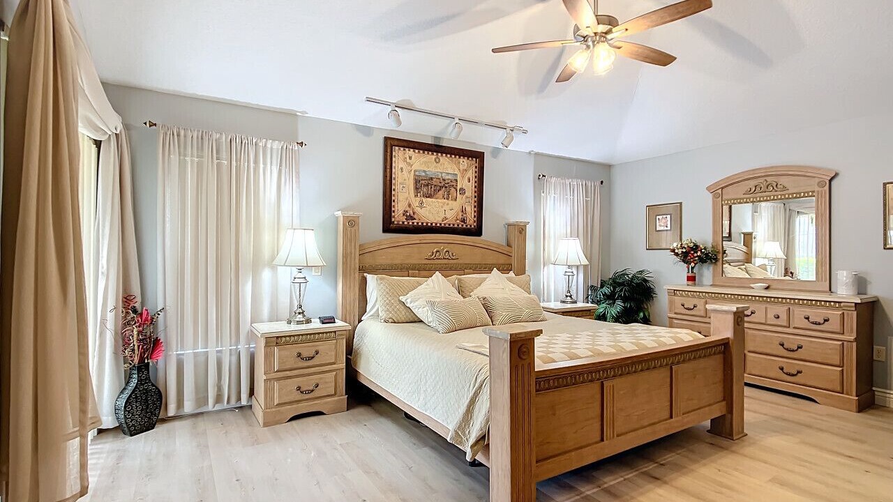 Photo of Bedroom in Woodbury