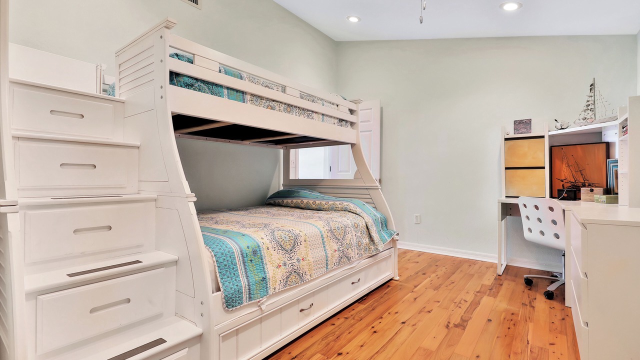 Photo of Bedroom in Melbourne Beach