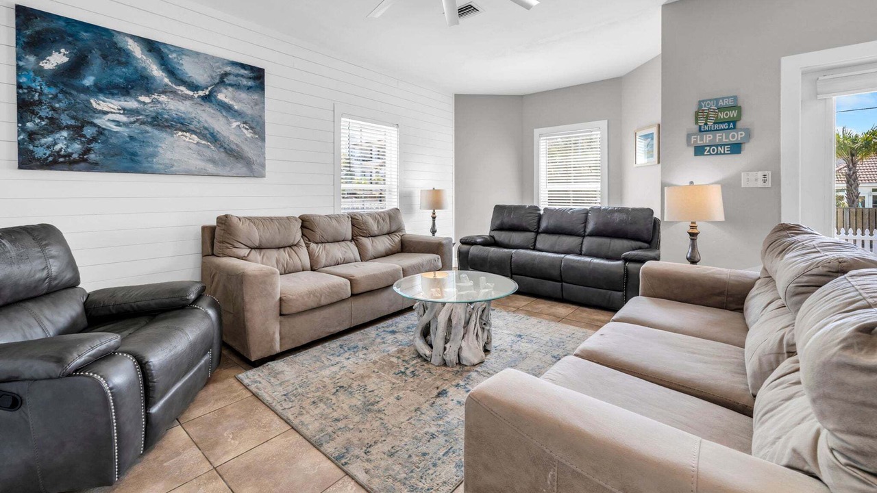 Photo of Livingroom in Emerald Waters Village