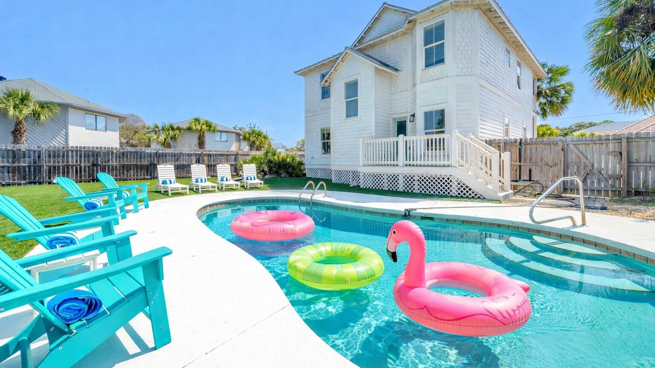 Photo of Outdoor in Emerald Waters Village