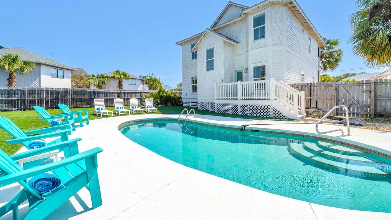 Photo of Outdoor in Emerald Waters Village