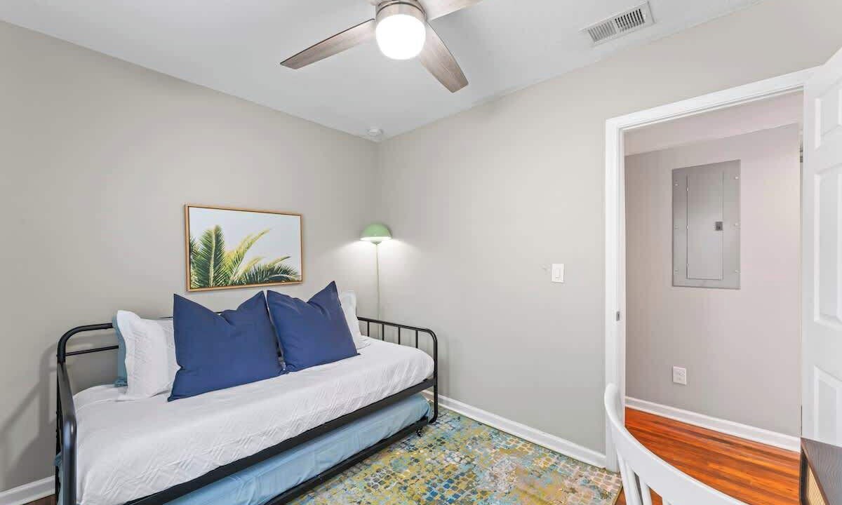 Photo of Bedroom in Lakeshore South