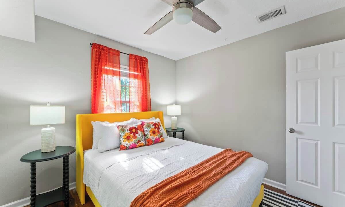 Photo of Bedroom in Lakeshore South
