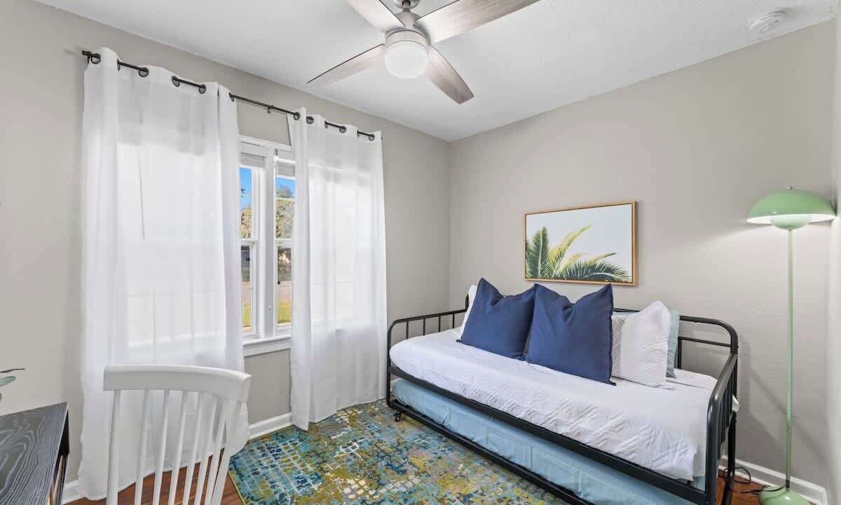 Photo of Bedroom in Lakeshore South