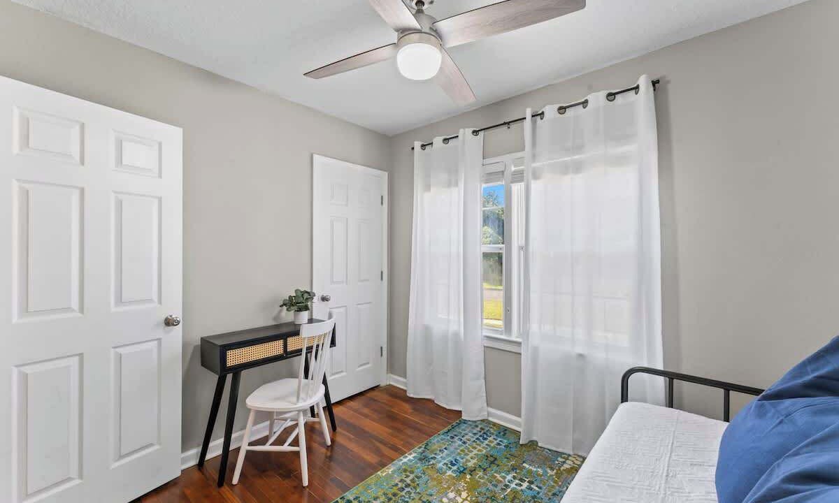 Photo of Bedroom in Lakeshore South