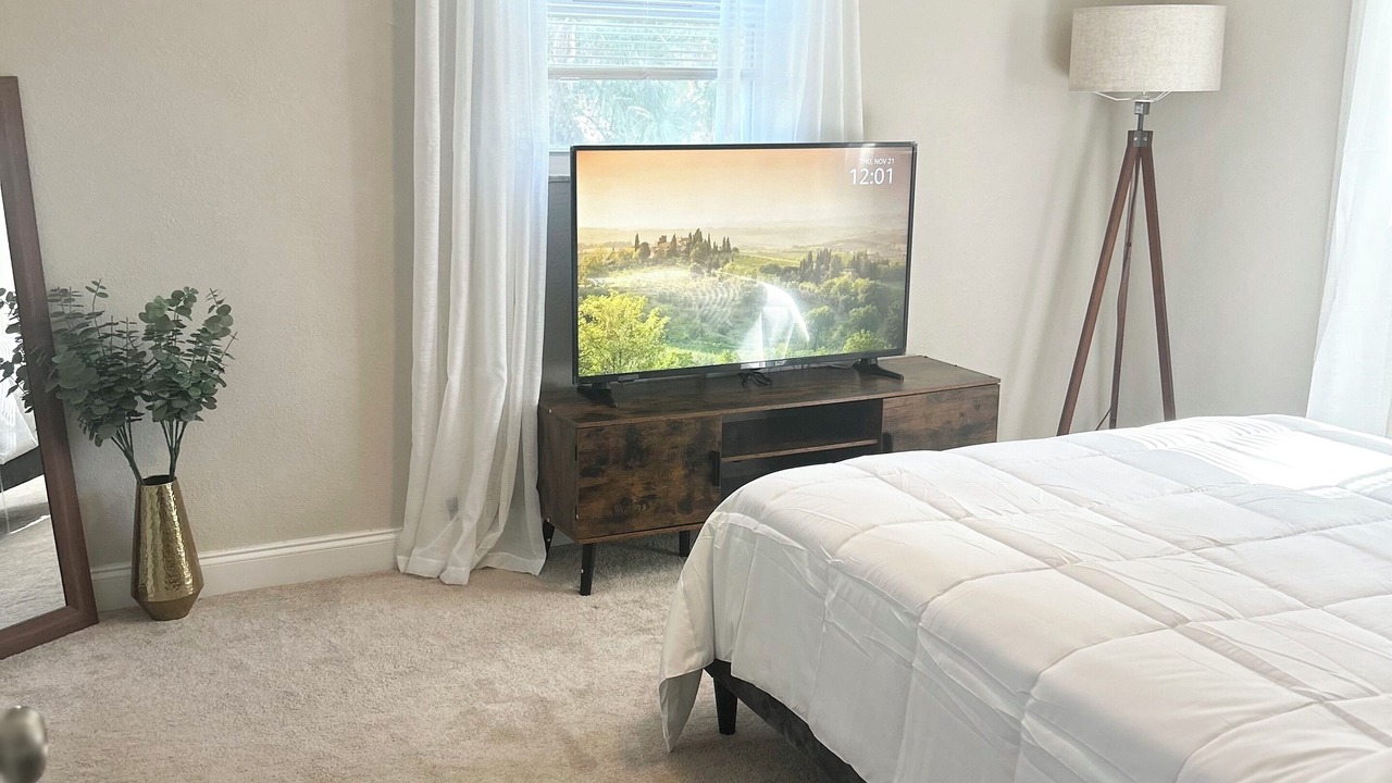 Photo of Bedroom in Carver City - Lincoln Gardens