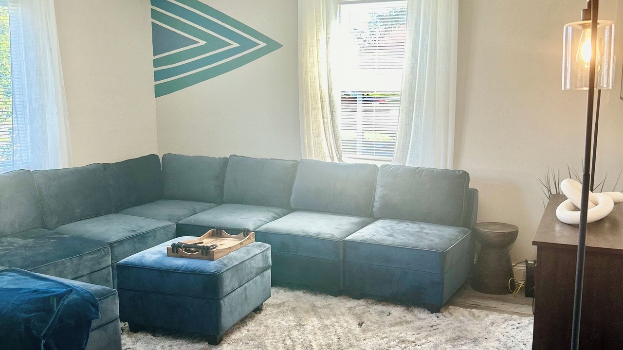 Photo of Livingroom in Carver City - Lincoln Gardens