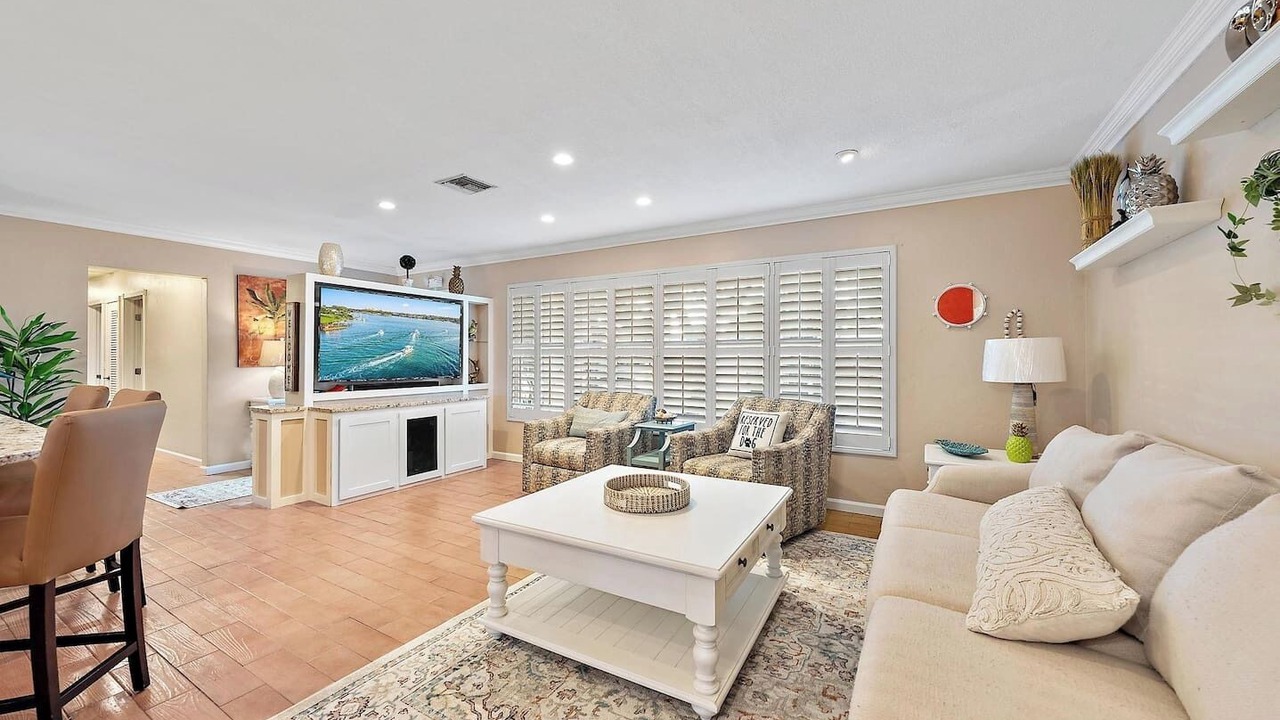 Photo of Livingroom in Lake Clarke Shores