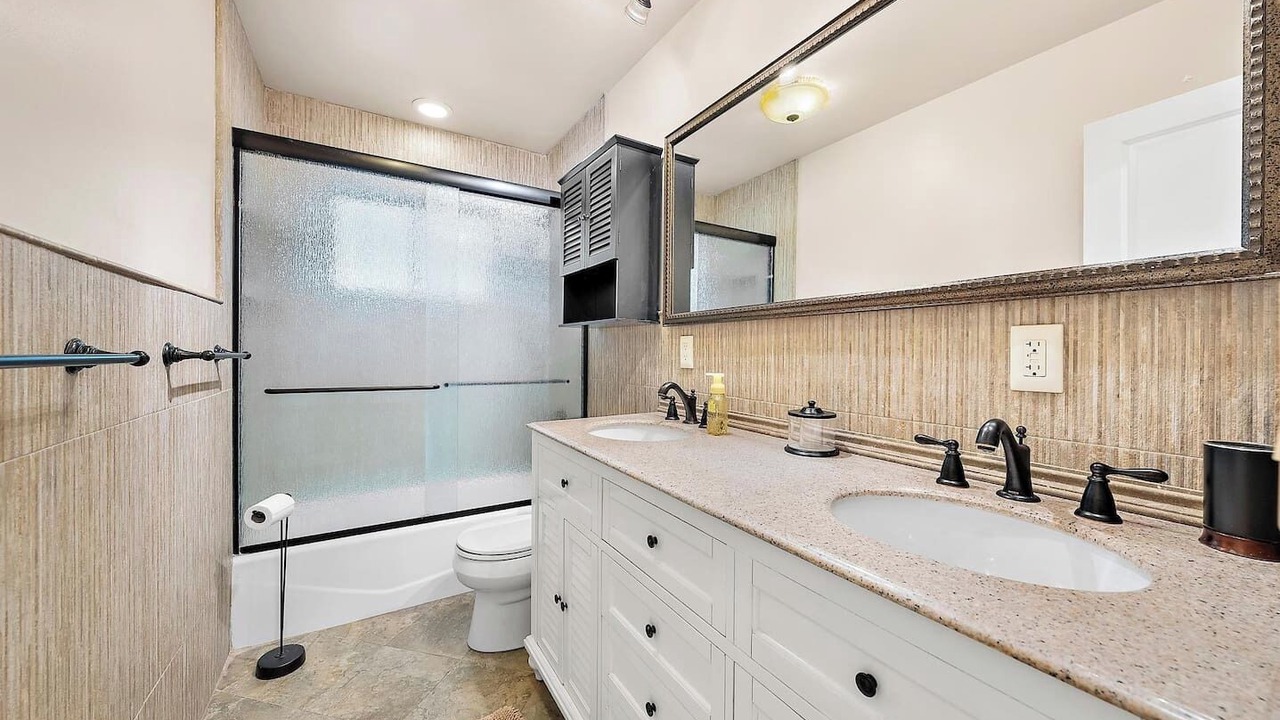 Photo of Bathroom in Lake Clarke Shores