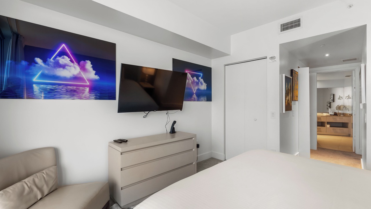 Photo of Bedroom in Hollywood South Central Beach