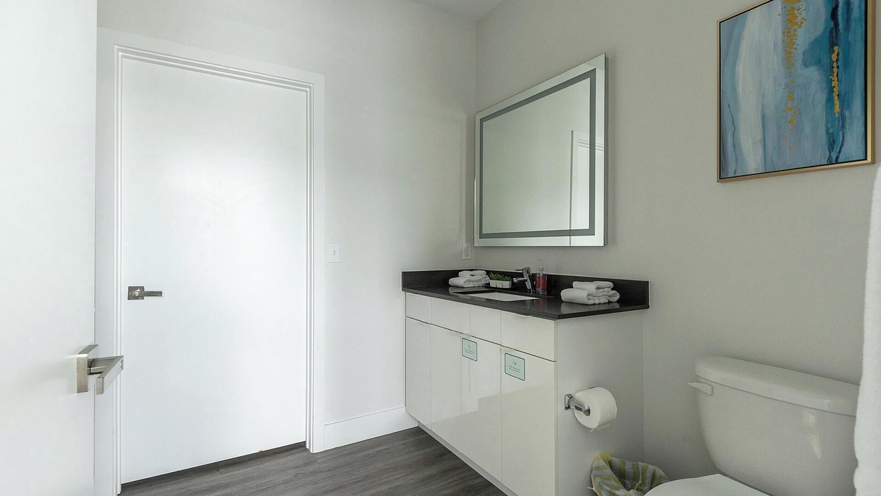 Photo of Bathroom in Port Tampa City