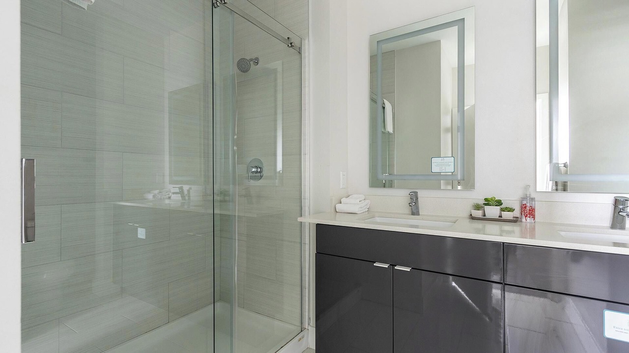 Photo of Bathroom in Port Tampa City