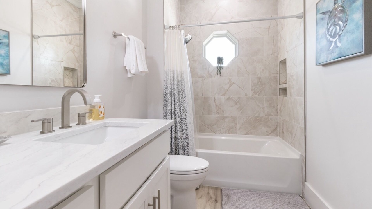 Photo of Bathroom in Holiday Isle