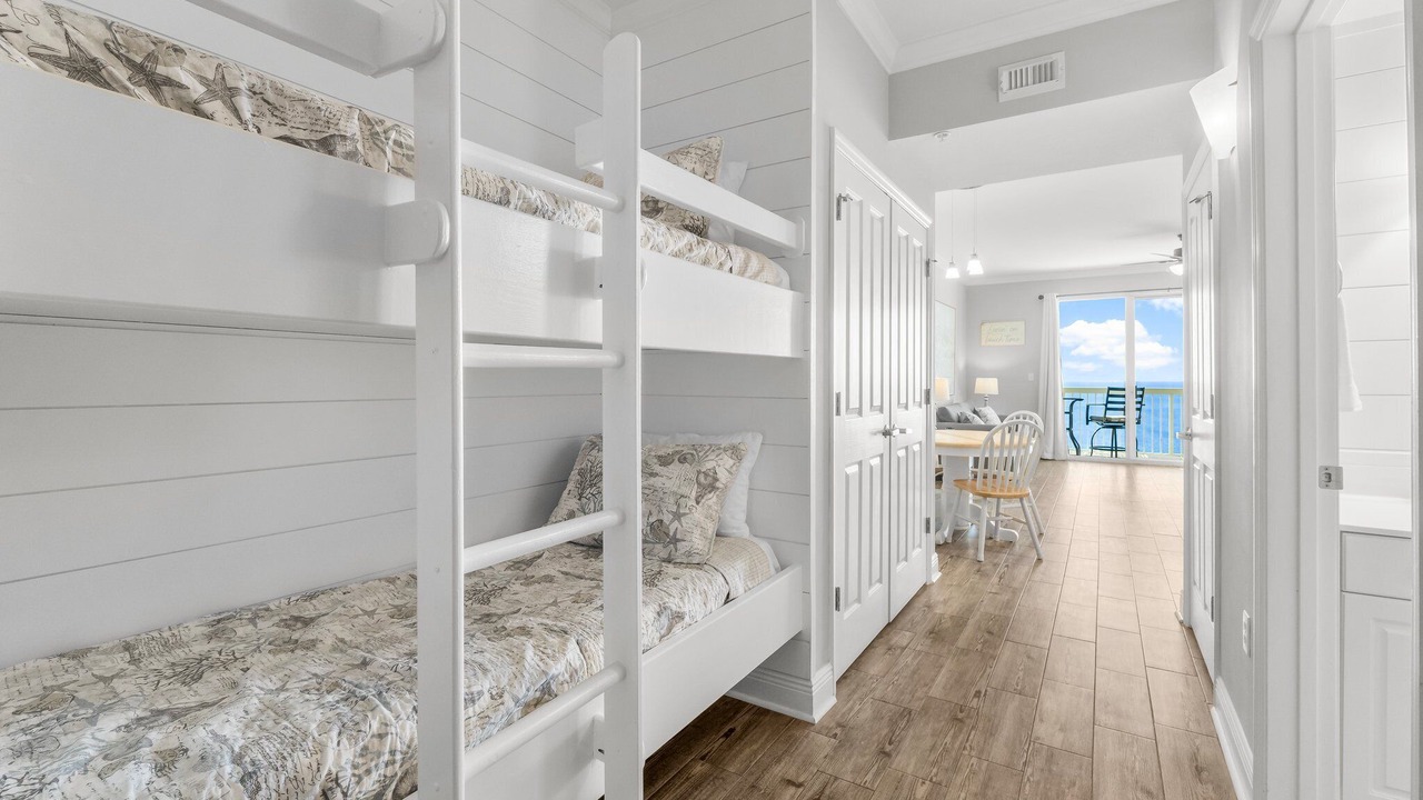 Photo of Bedroom in Miramar Beach