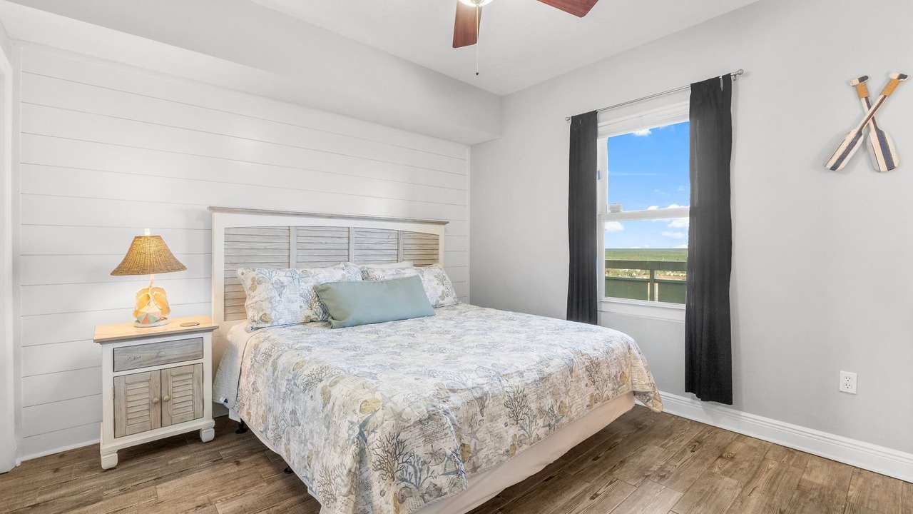 Photo of Bedroom in Miramar Beach