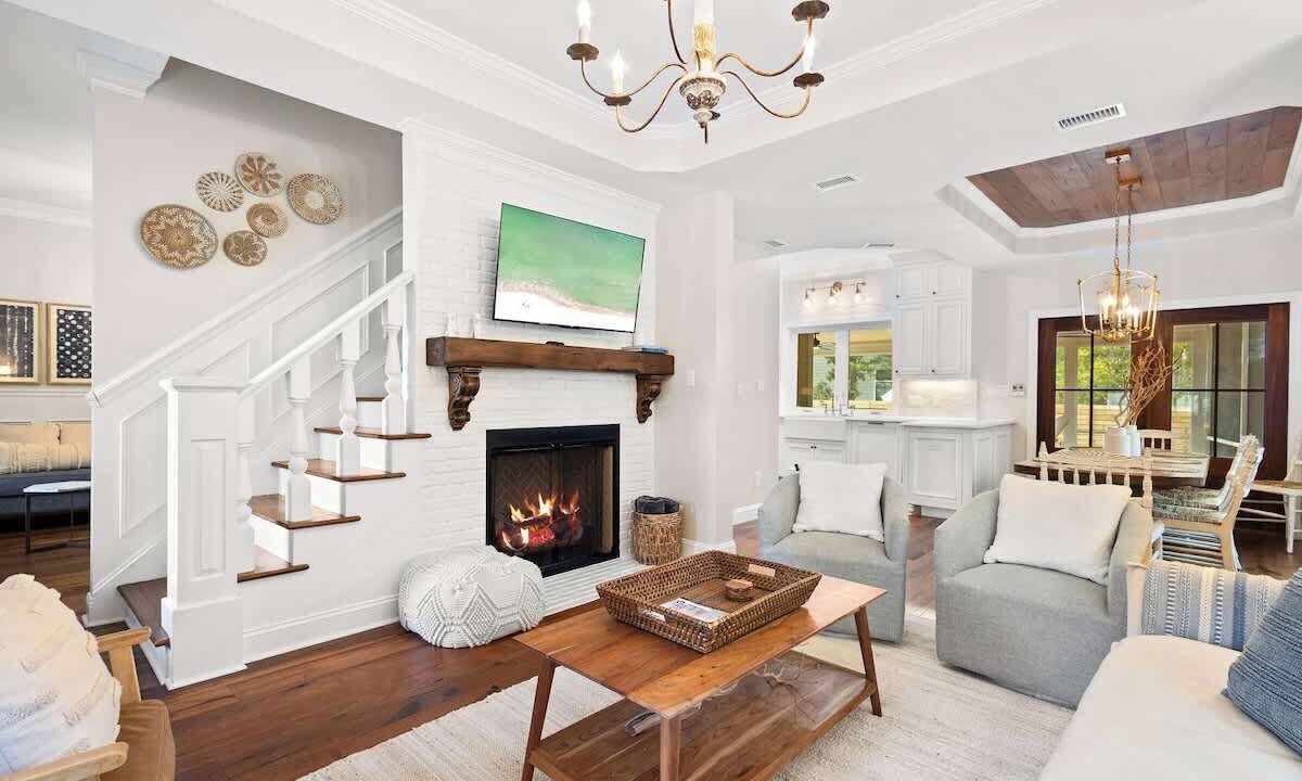 Photo of Livingroom in White's Gulfview