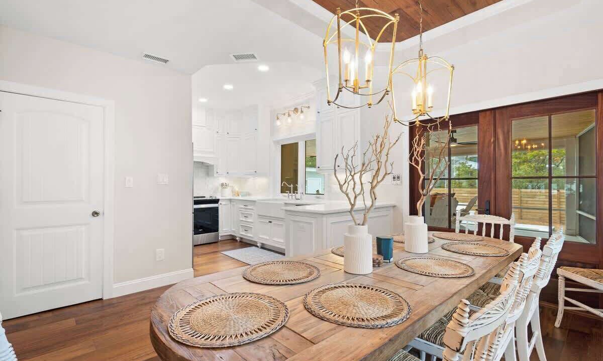 Photo of Outdoor in White's Gulfview