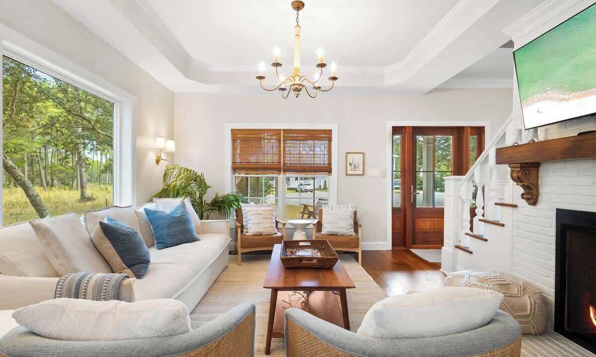 Photo of Livingroom in White's Gulfview