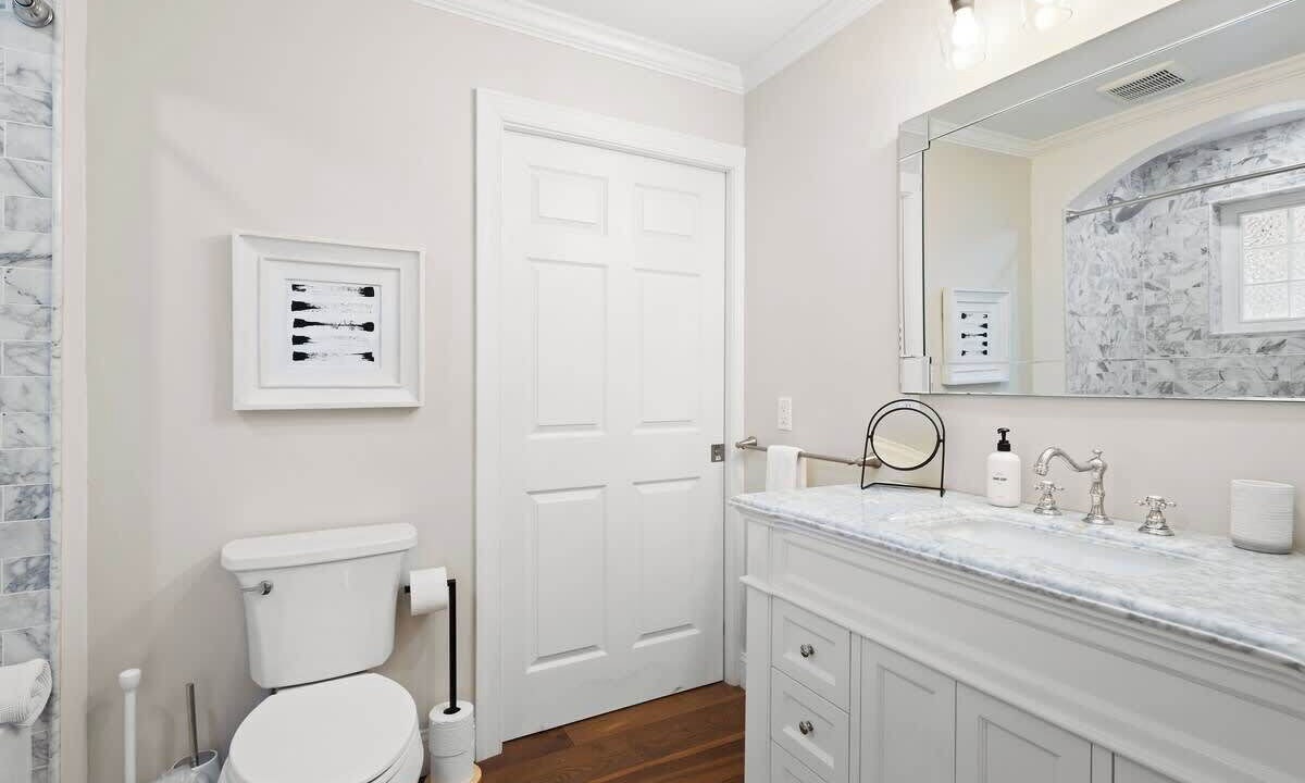 Photo of Bathroom in White's Gulfview