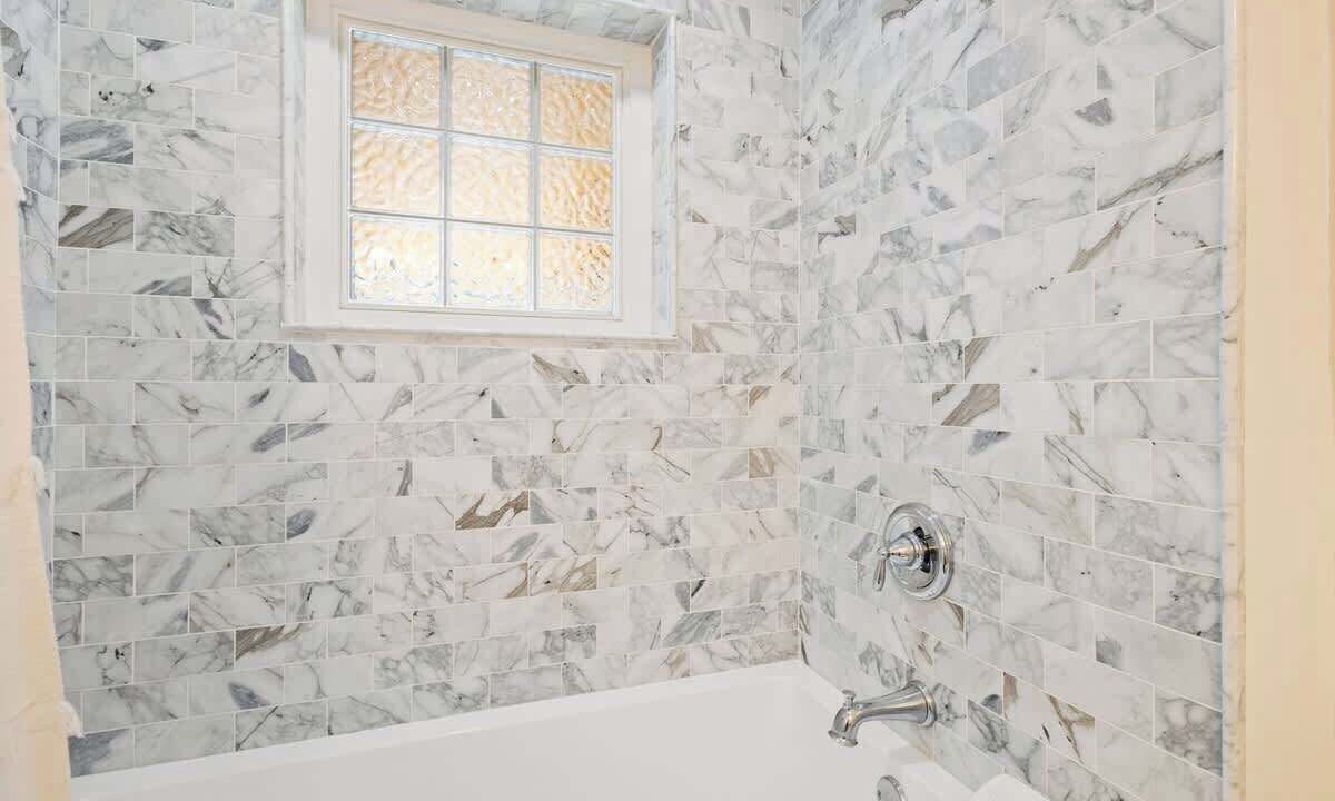 Photo of Bathroom in White's Gulfview