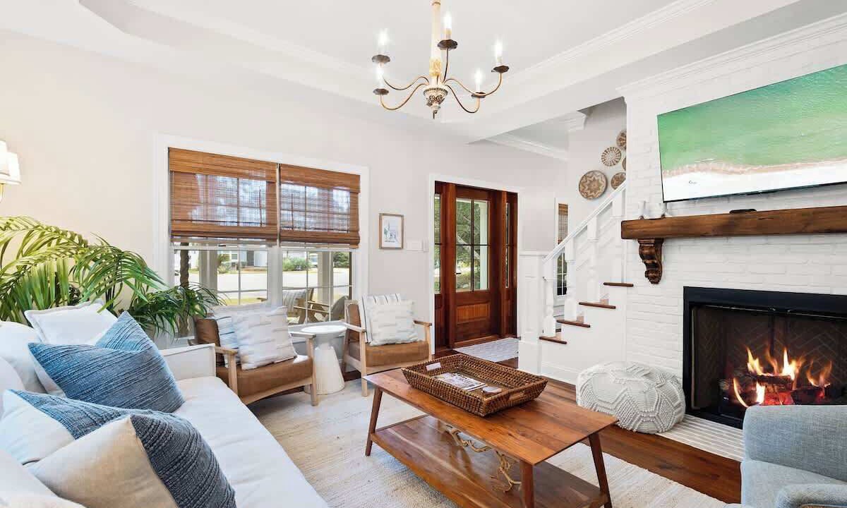 Photo of Livingroom in White's Gulfview
