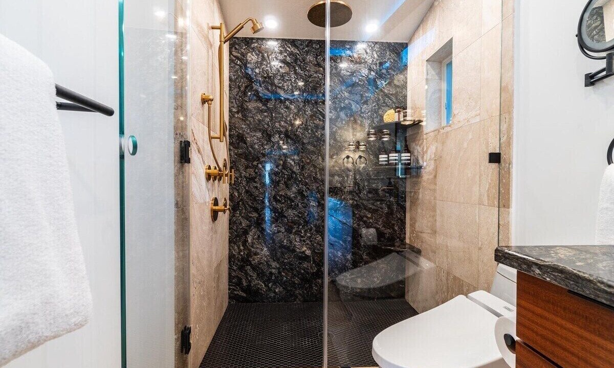 Photo of Bathroom in Marathon