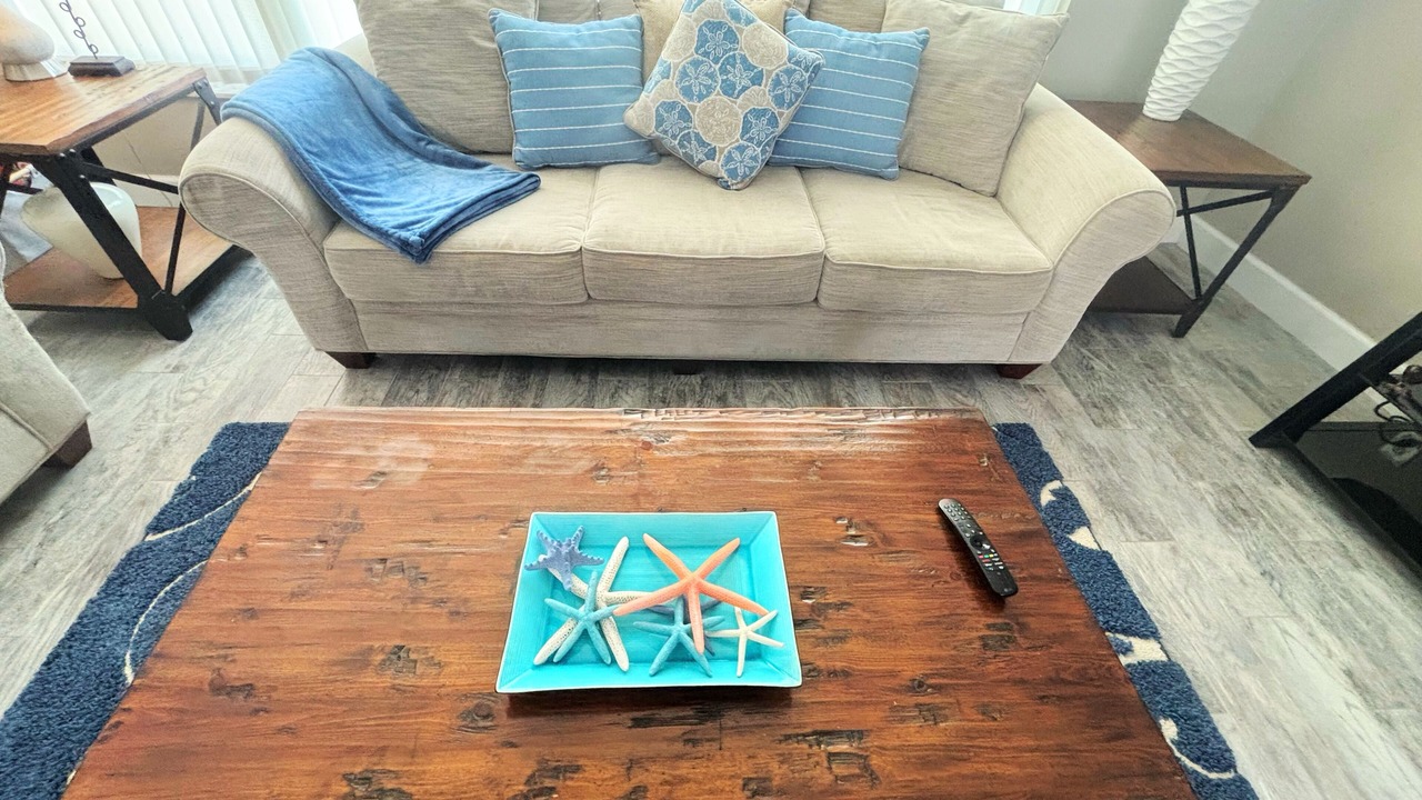 Photo of Livingroom in Yacht Club