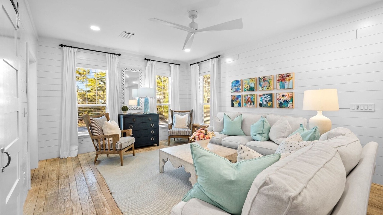 Photo of Livingroom in Gulfview Heights