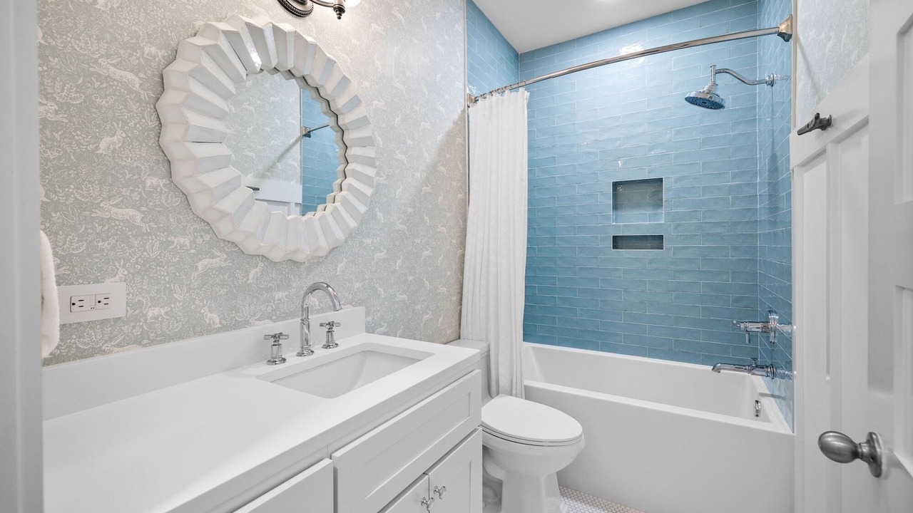 Photo of Bathroom in Gulfview Heights