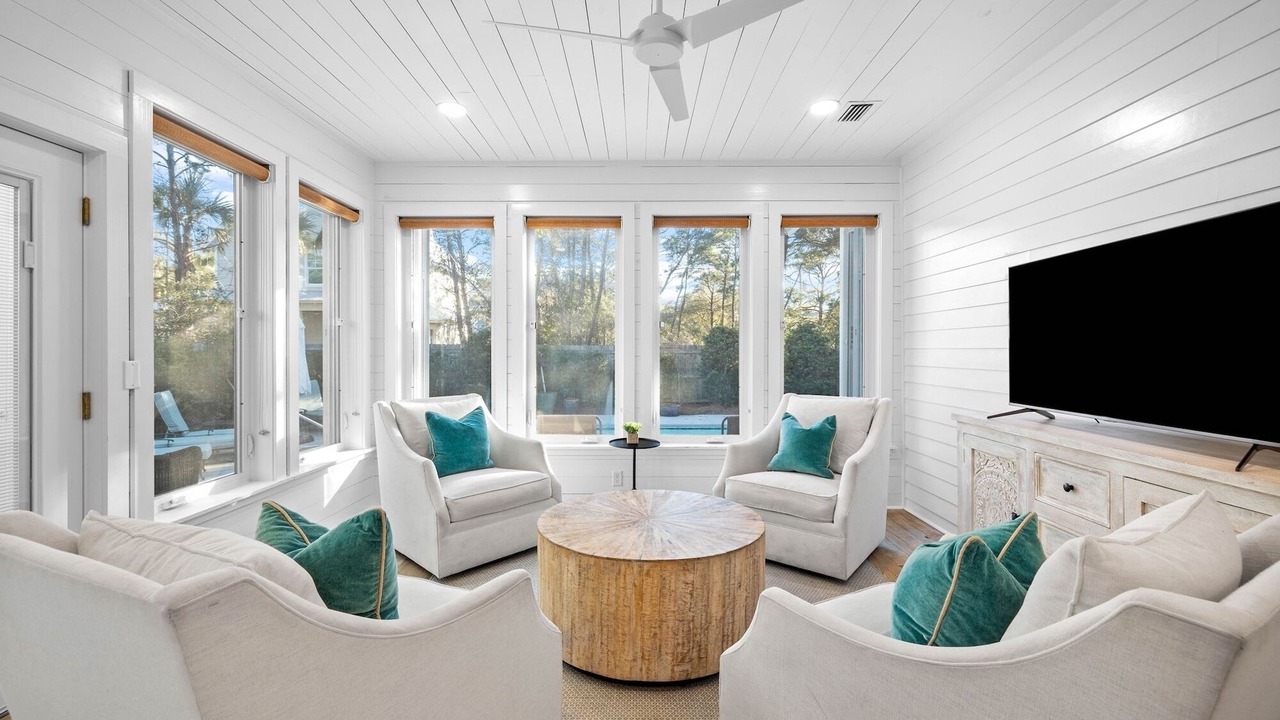 Photo of Livingroom in Gulfview Heights