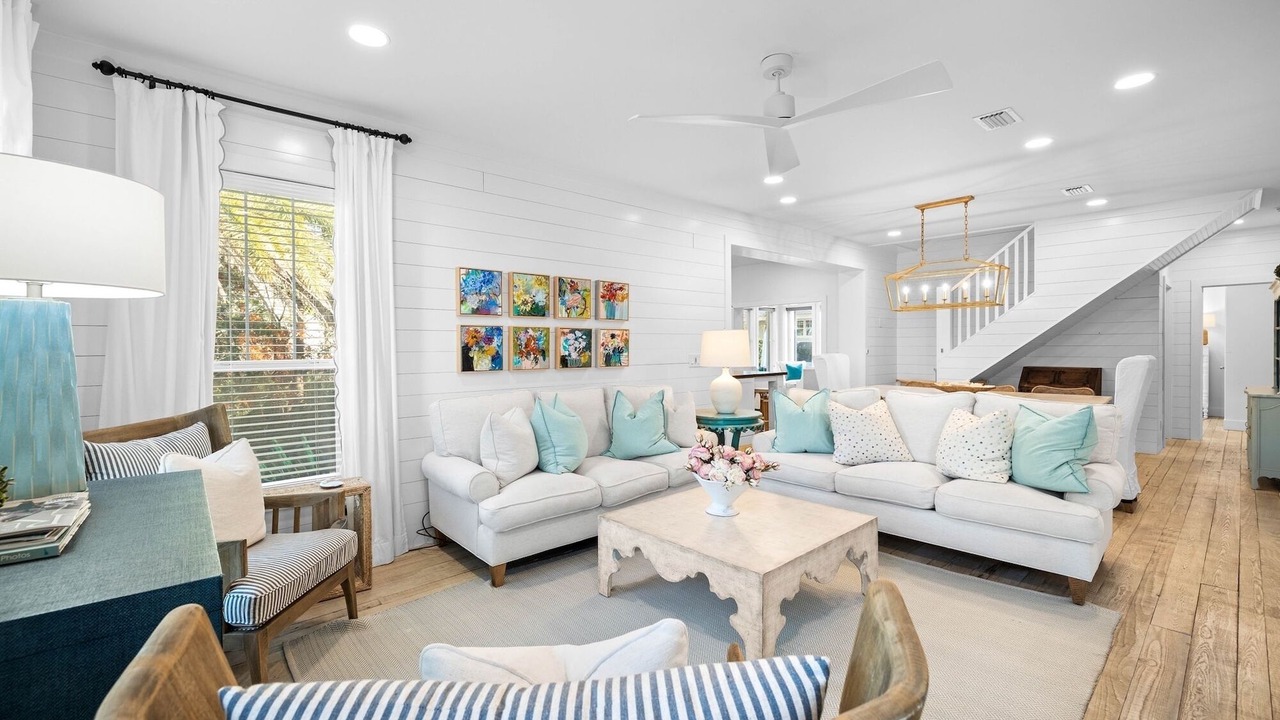Photo of Livingroom in Gulfview Heights